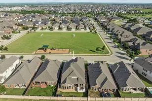 2807 Newsom Ridge Dr, Mansfield, TX 76063 - Photo 3