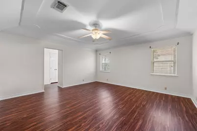 1002 Berkley Drive, Cleburne, TX 76033 - Photo 17