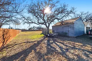 110 N Bouldin St, Hamilton, TX 76531 - Photo 19