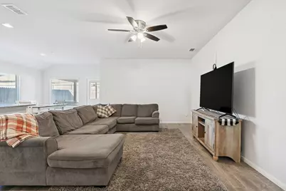 421 Houndstooth Drive, Fort Worth, TX 76131 - Photo 5