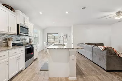 421 Houndstooth Drive, Fort Worth, TX 76131 - Photo 9