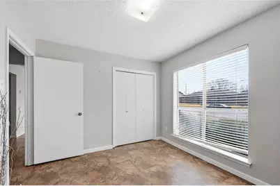 2621 Summertree Drive, Carrollton, TX 75006 - Photo 15