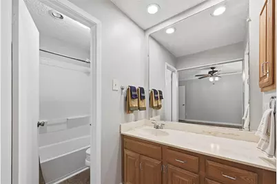 2621 Summertree Drive, Carrollton, TX 75006 - Photo 13