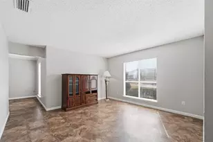 2621 Summertree Dr, Carrollton, TX 75006 - Photo 9