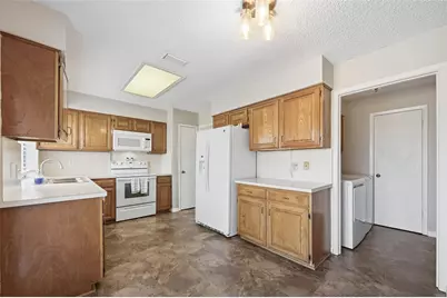 2621 Summertree Drive, Carrollton, TX 75006 - Photo 3