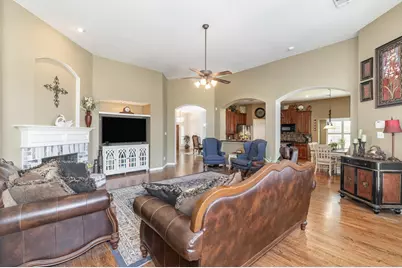 2084 Barret Drive, Frisco, TX 75033 - Photo 11