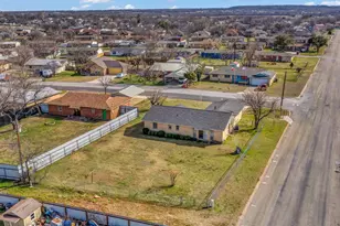 1701 12th St, Mineral Wells, TX 76067 - Photo 21