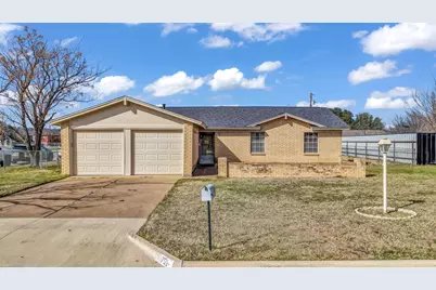1701 12th Street, Mineral Wells, TX 76067 - Photo 1