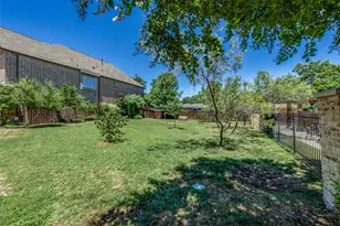 10565 Plumwood Pkwy, Dallas, TX 75238 - Photo 33