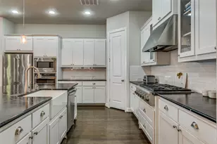 10565 Plumwood Pkwy, Dallas, TX 75238 - Photo 5