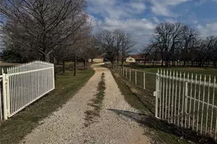 6372 W Line Rd, Collinsville, TX 76233 - Photo 1