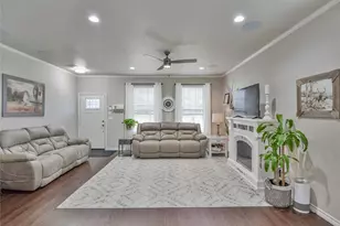 1136 Ridgeview Cir, Granbury, TX 76048 - Photo 19