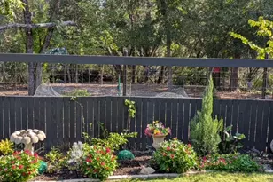 1136 Ridgeview Cir, Granbury, TX 76048 - Photo 9