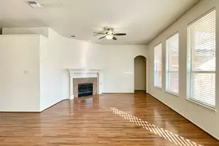 9711 Saddle Dr, Frisco, TX 75035 - Photo 5