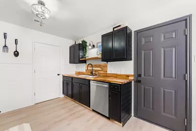 206 N Holloway Street, Cleburne, TX 76033 - Photo 9