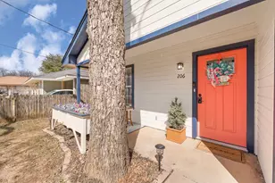 206 N Holloway St, Cleburne, TX 76033 - Photo 5