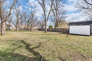 206 N Holloway St, Cleburne, TX 76033 - Photo 27