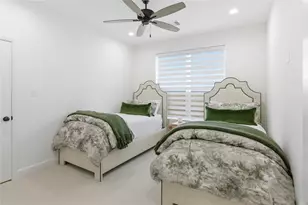 1630 Briscoe Manor Ct, College Station, TX 77845 - Photo 17