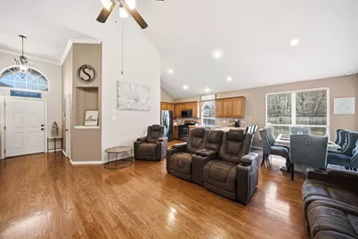 6915 Chapelridge Drive, Dallas, TX 75249 - Photo 3