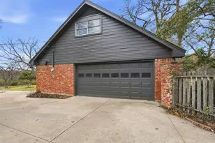 8625 Marys Creek Dr, Benbrook, TX 76116 - Photo 23