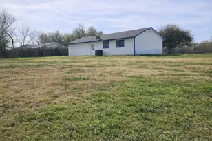 358 S Chambers Ave, Emhouse, TX 75110 - Photo 15