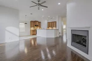 2727 Waterway Dr, Grand Prairie, TX 75054 - Photo 7