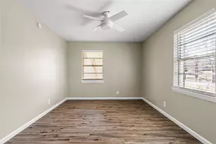 2624 Woodlawn Dr, Ennis, TX 75119 - Photo 9