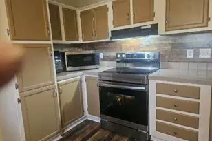 3815 Oak Meadow St, Granbury, TX 76048 - Photo 3