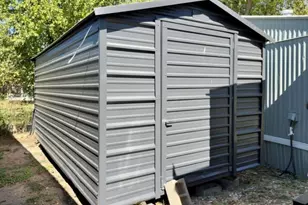 309 W Bryant St, Elm Mott, TX 76640 - Photo 15