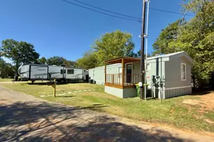 309 W Bryant St, Elm Mott, TX 76640 - Photo 17