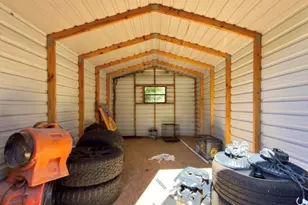 309 W Bryant St, Elm Mott, TX 76640 - Photo 17