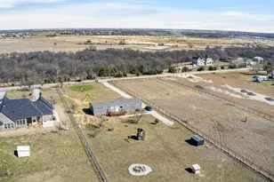 8685 T L Ranch Rd, Ponder, TX 76259 - Photo 31