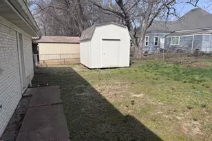 1025 5th St SW, Paris, TX 75460 - Photo 13