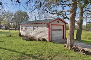 202 Johns Dr, Chico, TX 76431 - Photo 7