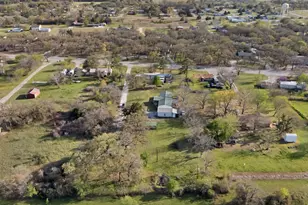 202 Johns Dr, Chico, TX 76431 - Photo 9