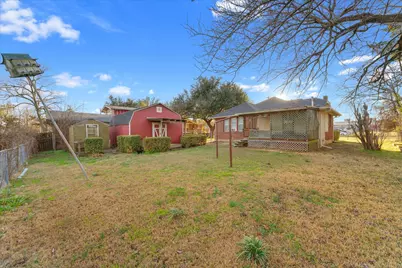 2221 Walnut Street, Greenville, TX 75401 - Photo 15