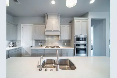 2708 Pointview Court, Lewisville, TX 75067 - Photo 11