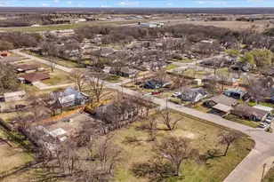 607 E 8th St, Kemp, TX 75143 - Photo 21