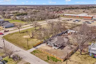 607 E 8th St, Kemp, TX 75143 - Photo 23