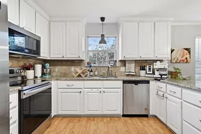 2401 Colcord Avenue, Waco, TX 76707 - Photo 7