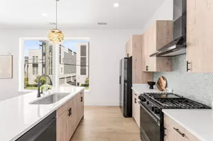2015 N Prairie Ave, Dallas, TX 75204 - Photo 7
