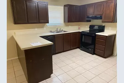 208 Bobbie Ann Court, Granbury, TX 76049 - Photo 7