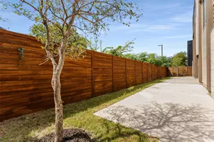 2015 N Prairie Ave, Dallas, TX 75204 - Photo 29