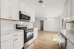 1010 Noble Ave, Carrollton, TX 75006 - Photo 11