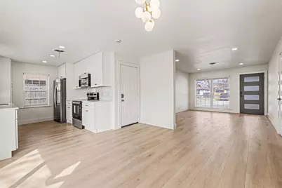 1010 Noble Avenue, Carrollton, TX 75006 - Photo 7