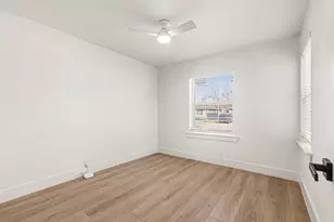 1010 Noble Ave, Carrollton, TX 75006 - Photo 23