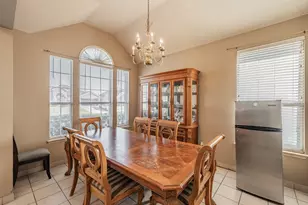 1019 Morningside Dr, Grand Prairie, TX 75052 - Photo 5