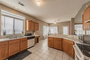 1019 Morningside Dr, Grand Prairie, TX 75052 - Photo 7