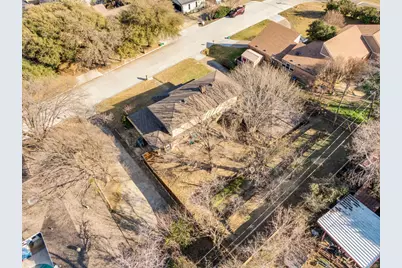 1705 Northtown Drive, Grand Prairie, TX 75050 - Photo 33