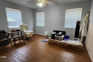 1015 S Welch St, Denton, TX 76201 - Photo 23